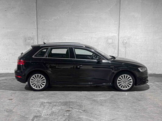 Audi A3 Sportback 1.4 e-tron Attraction 150pk 2015, HL-741-R