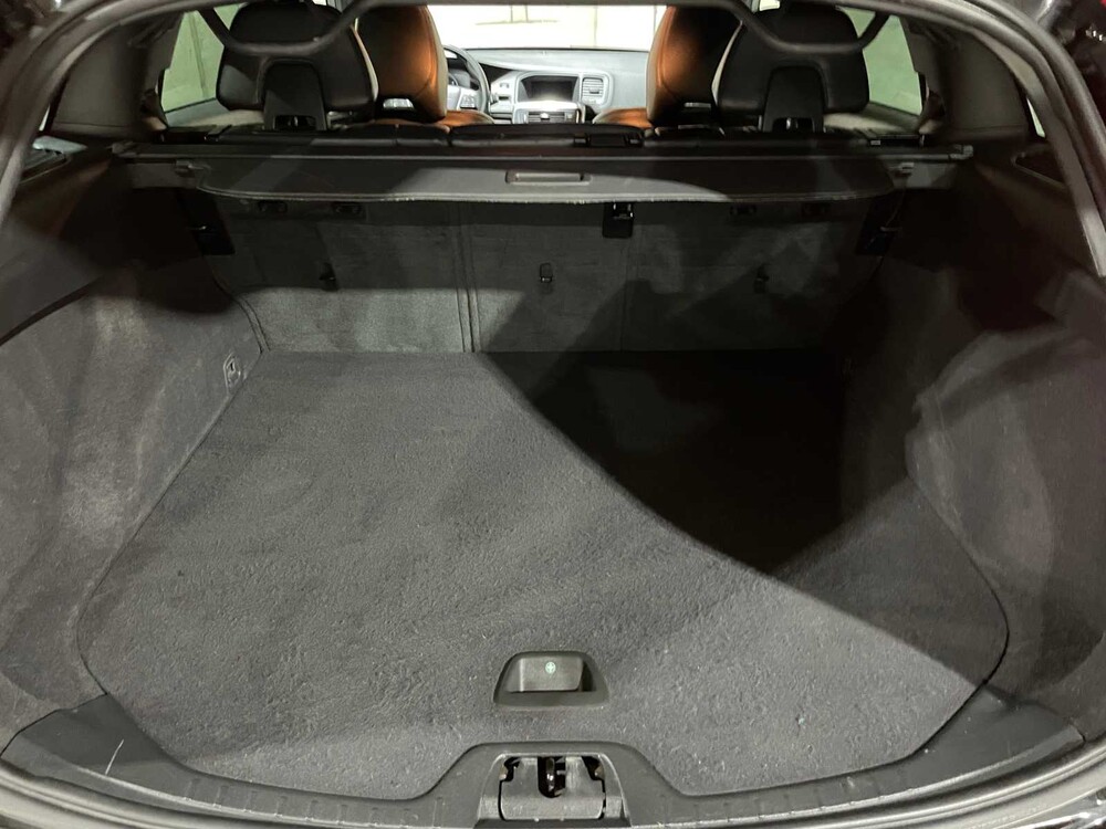 Volvo V60 2.0 D2 Summum 120PS 2015, XF-303-K