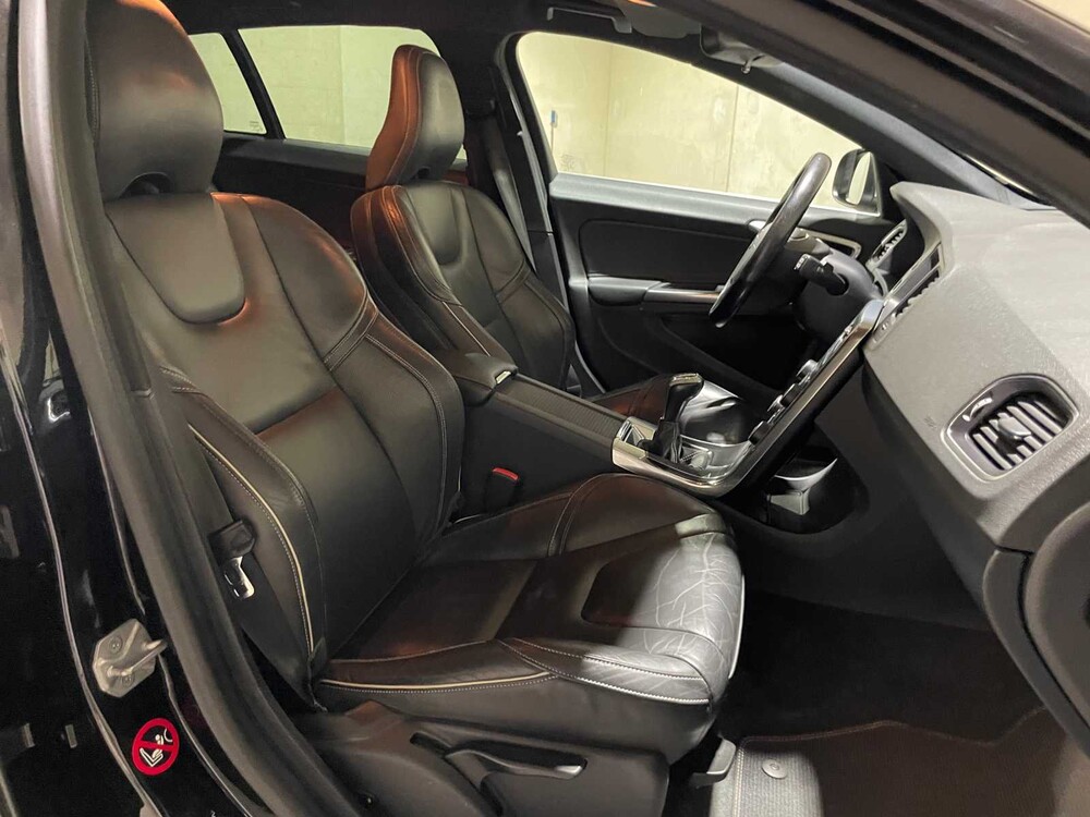 Volvo V60 2.0 D2 Summum 120PS 2015, XF-303-K