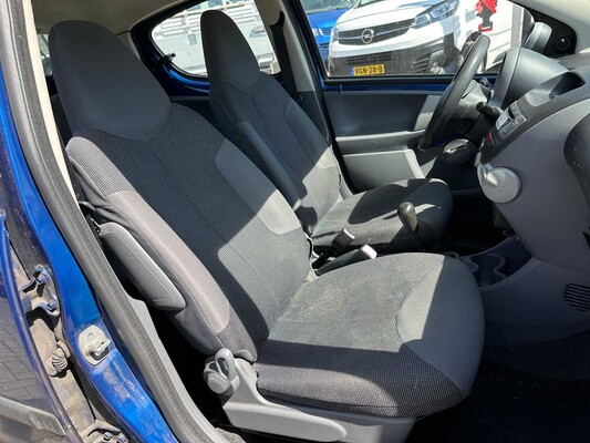 Peugeot 107 1.0-12V XR 68pk 2006, 1-SVR-93