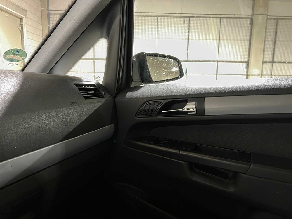 Opel Zafira 1.9 CDTi Enjoy 7-Personen 120PS 2005, P-660-PX