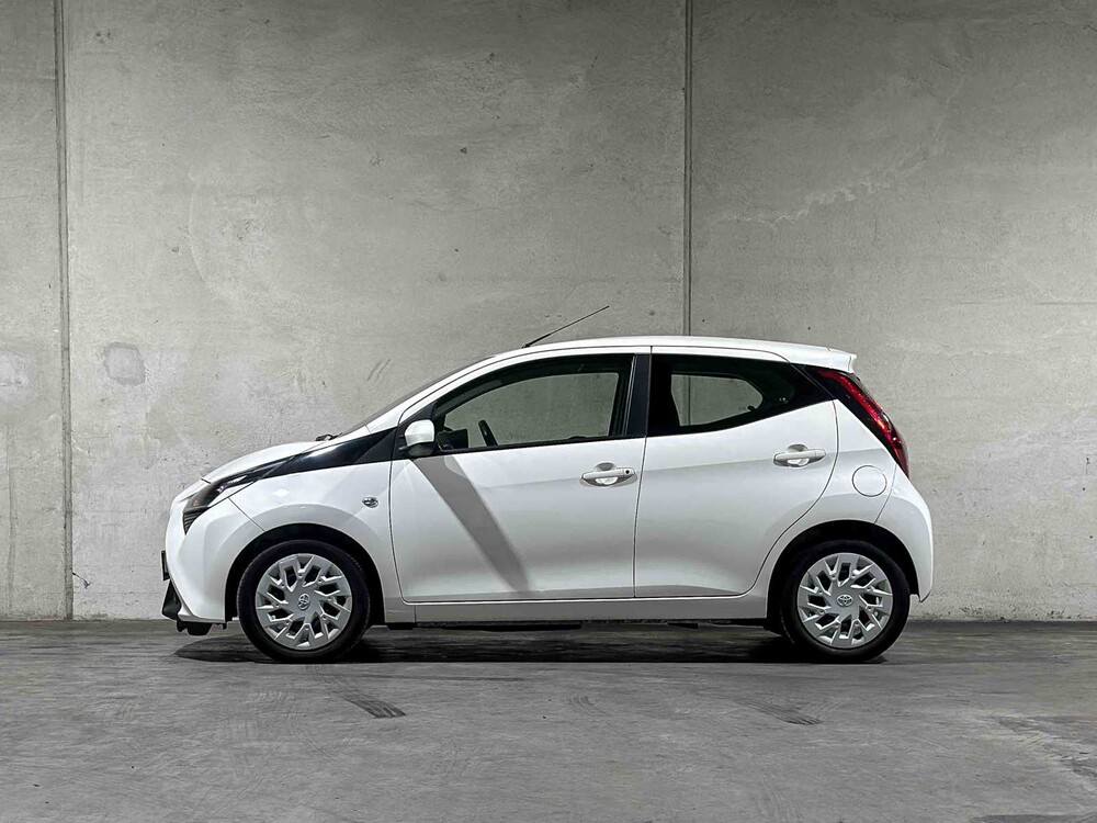 Toyota Aygo 1.0 VVT-i x-play 72hp 2020, J-855-XB