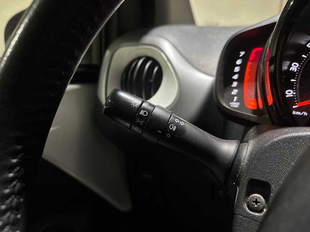 Toyota Aygo 1.0 VVT-i x-play 72hp 2020, J-855-XB