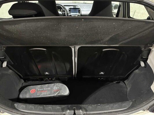 Toyota Aygo 1.0 VVT-i x-play 72pk 2020, J-855-XB