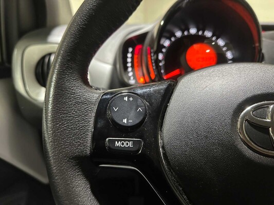 Toyota Aygo 1.0 VVT-i x-play 72pk 2020, J-855-XB