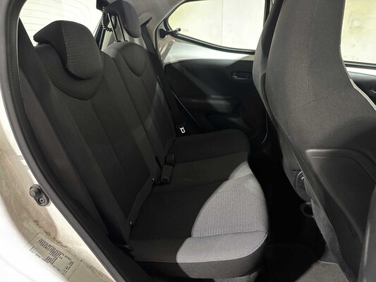 Toyota Aygo 1.0 VVT-i x-play 72pk 2020, J-855-XB