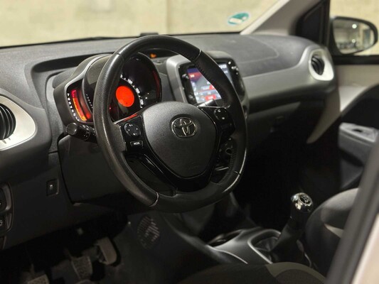 Toyota Aygo 1.0 VVT-i x-play 72pk 2020, J-855-XB