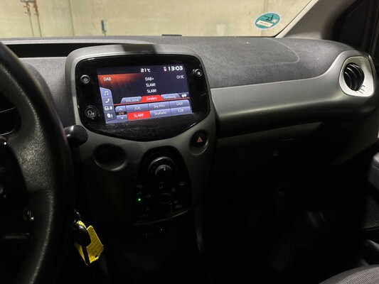 Toyota Aygo 1.0 VVT-i x-play 72pk 2020, J-855-XB