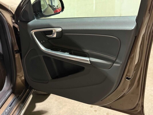 Volvo V60 Cross Country 2.0 D3 Polar+ 150pk 2017, PT-351-G