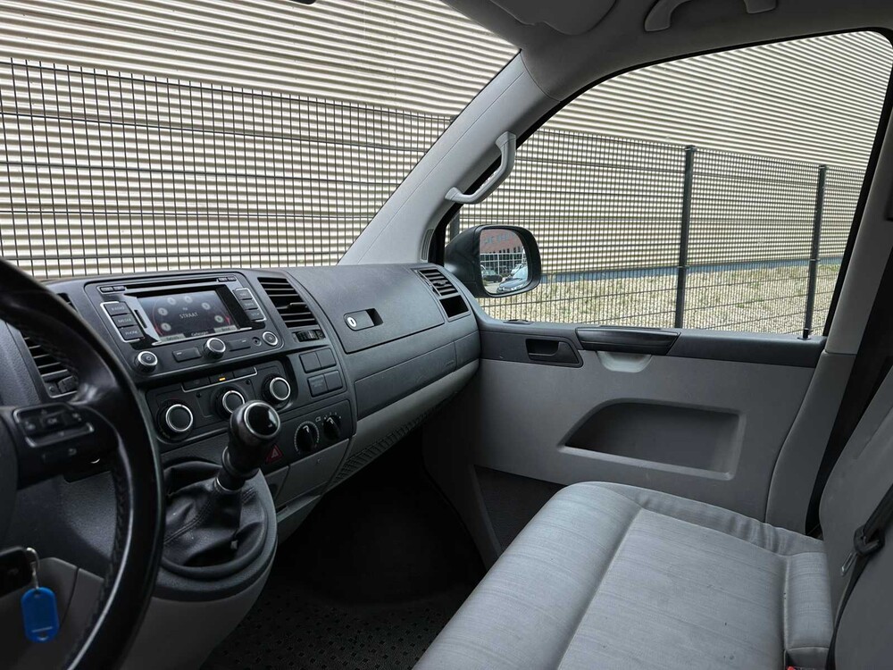 Volkswagen Transporter Kombi 2.0 TDI BM Highline 114PS 2015, 9-ZHX-22
