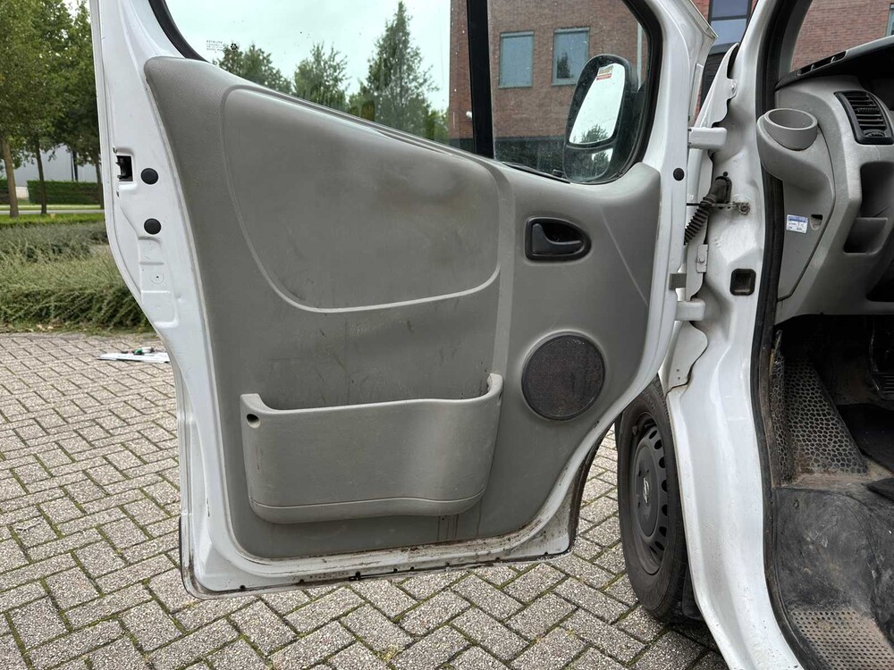 Opel Vivaro 2.5 CDTI 114PS 2008 Nutzfahrzeug, 90-VTR-9 Youngtimer