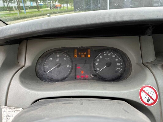 Opel Vivaro 2.5 CDTI 114pk 2008 Bedrijfswagen, 90-VTR-9 Youngtimer