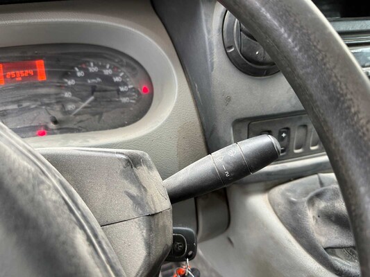 Renault Master T28 2.5dCi 114PS 2006, 23-BZ-XL Youngtimer