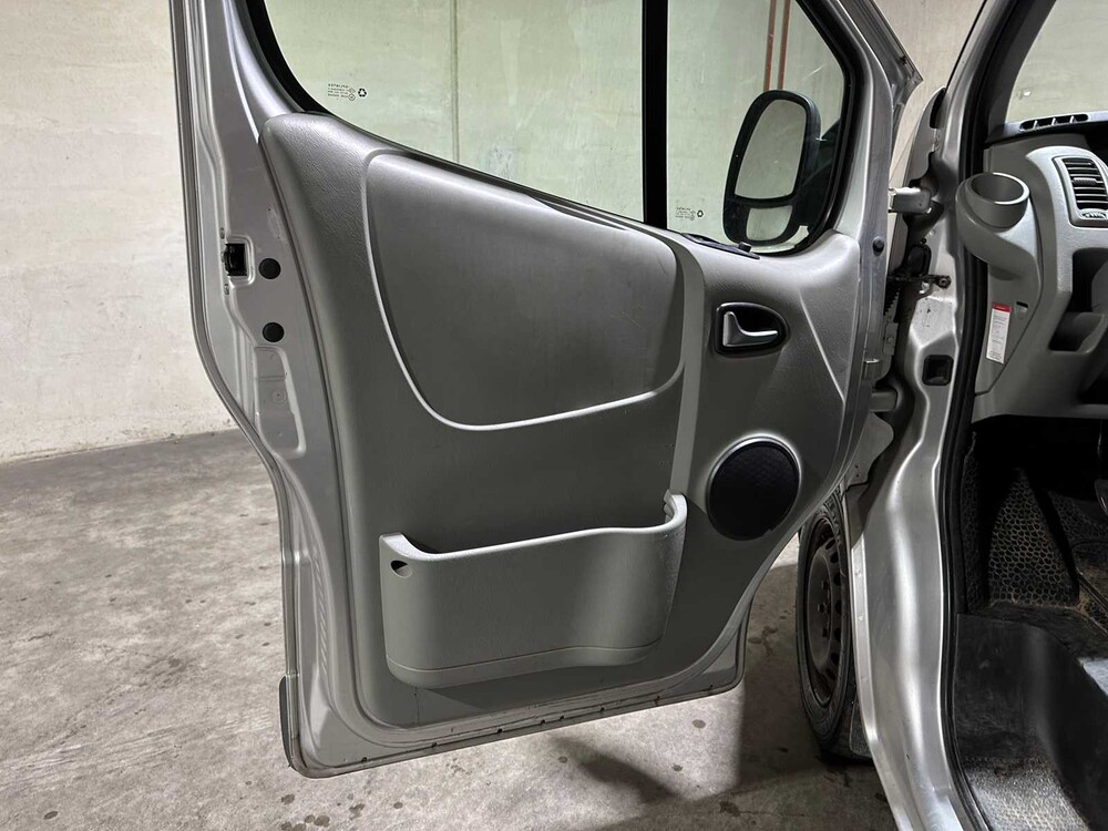 Renault Trafic Beifahrer 2.0 dCi T27 Authentique 9-Sitzer 90PS 2011, 53-RTV-9