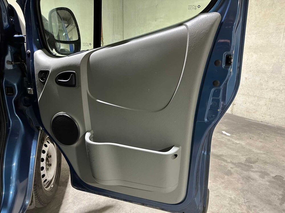 Nissan Primastar 2.0 dCi L2H1 Acenta AUTOMATIC 2011 Nutzfahrzeug, 2-VKX-66