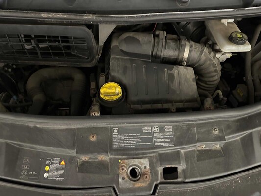 Nissan Primastar 2.0 dCi L2H1 Acenta AUTOMATIC 2011 Nutzfahrzeug, 2-VKX-66