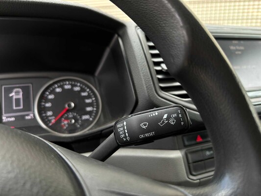 Volkswagen Crafter 35 2.0 TDI L4 177pk 2018, VNN-83-D Bedrijfswagen