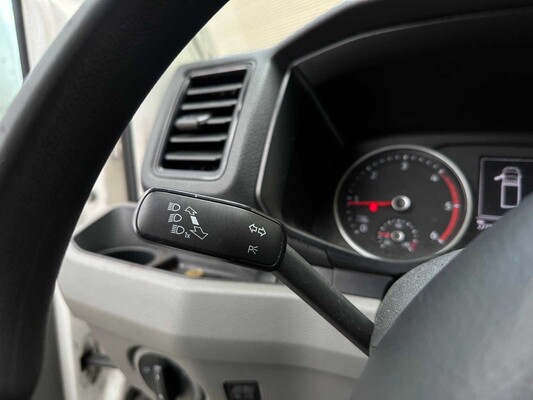 Volkswagen Crafter 35 2.0 TDI L4 177pk 2018, VNN-83-D Bedrijfswagen