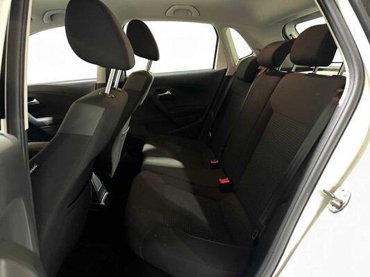 Volkswagen Polo 1.0 Bluemotion Edition (Automaat) 95pk 2015, HG-171-L