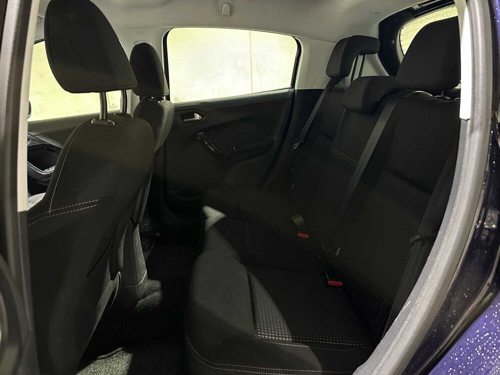 Peugeot 208 1.2 PureTech Blue Lease Executive 82PS 2018, SZ-856-B