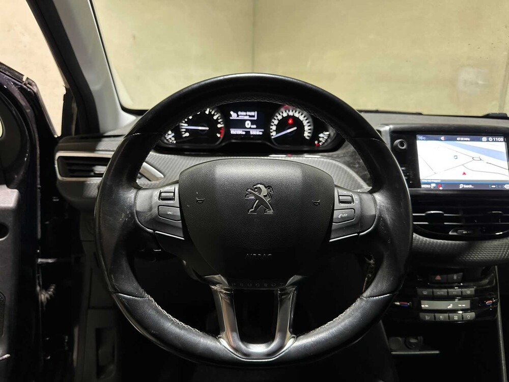 Peugeot 208 1.2 PureTech Blue Lease Executive 82PS 2018, SZ-856-B