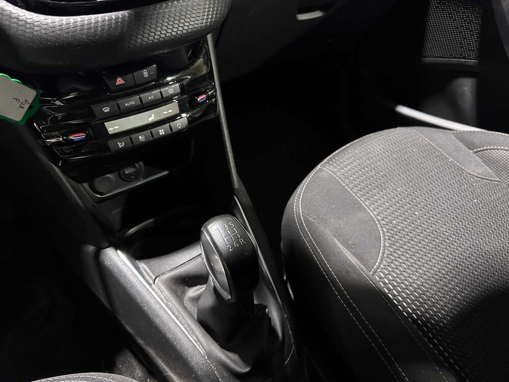 Peugeot 208 1.2 PureTech Blue Lease Executive 82PS 2018, SZ-856-B