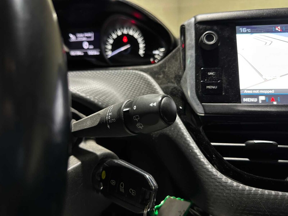 Peugeot 208 1.2 PureTech Blue Lease Executive 82PS 2018, SZ-856-B