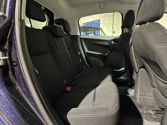 Peugeot 208 1.2 PureTech Blue Lease Executive 82pk 2018, SZ-856-B