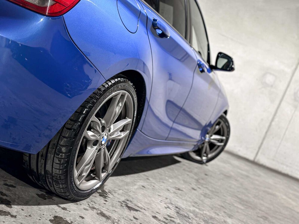 BMW M135i High Executive 320PS 320PS 2013 F20 1er, ZL-114-B