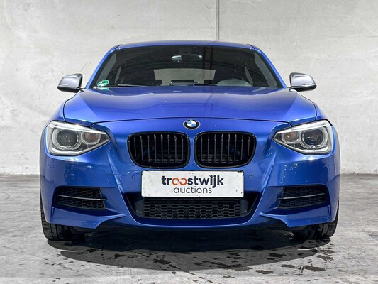 BMW M135i High Executive 320PS 320PS 2013 F20 1er, ZL-114-B