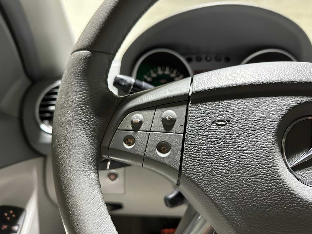 Mercedes-Benz ML500 5.0 V8 306PS 2006 M-Klasse, K-267-VB Youngtimer