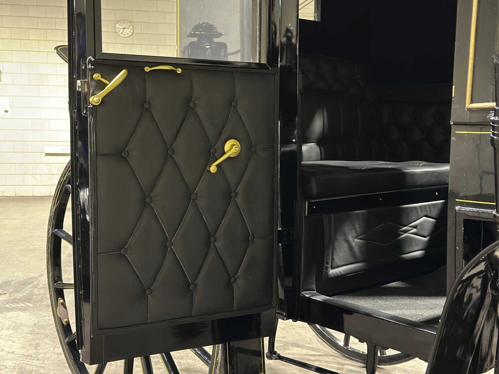 Kutsche Berline Klassische Pferdekutsche