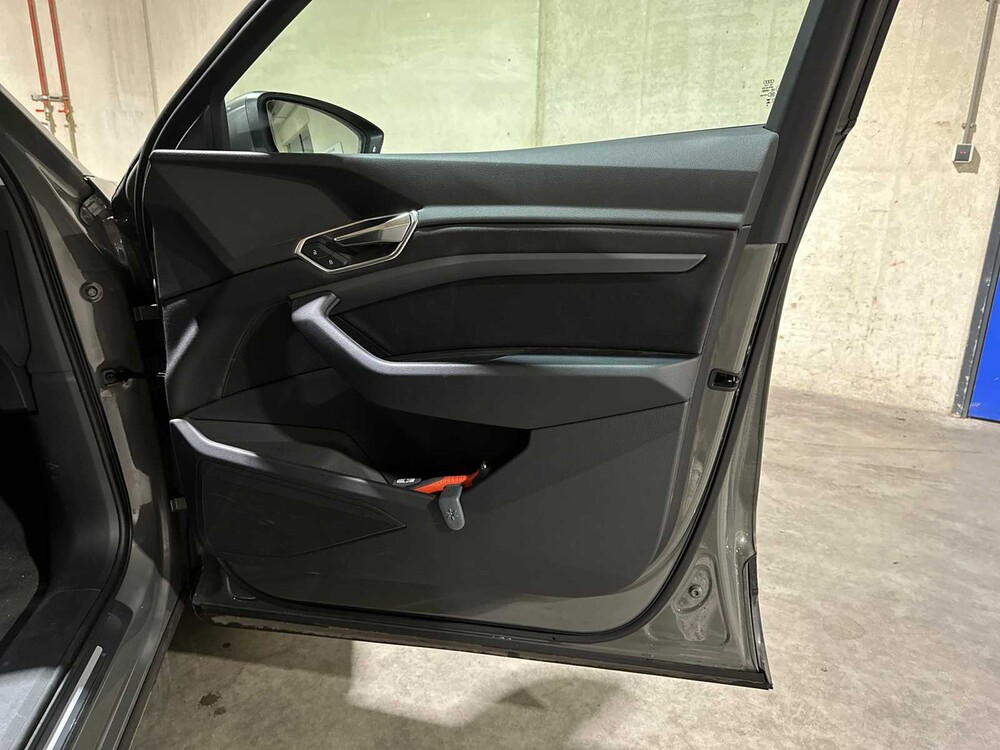 Audi Q8 e-tron 50 Quattro Edition 95 kWh 340pk 2023, S-106-PZ