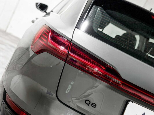 Audi Q8 e-tron 50 Quattro Edition 95 kWh 340pk 2023, S-106-PZ