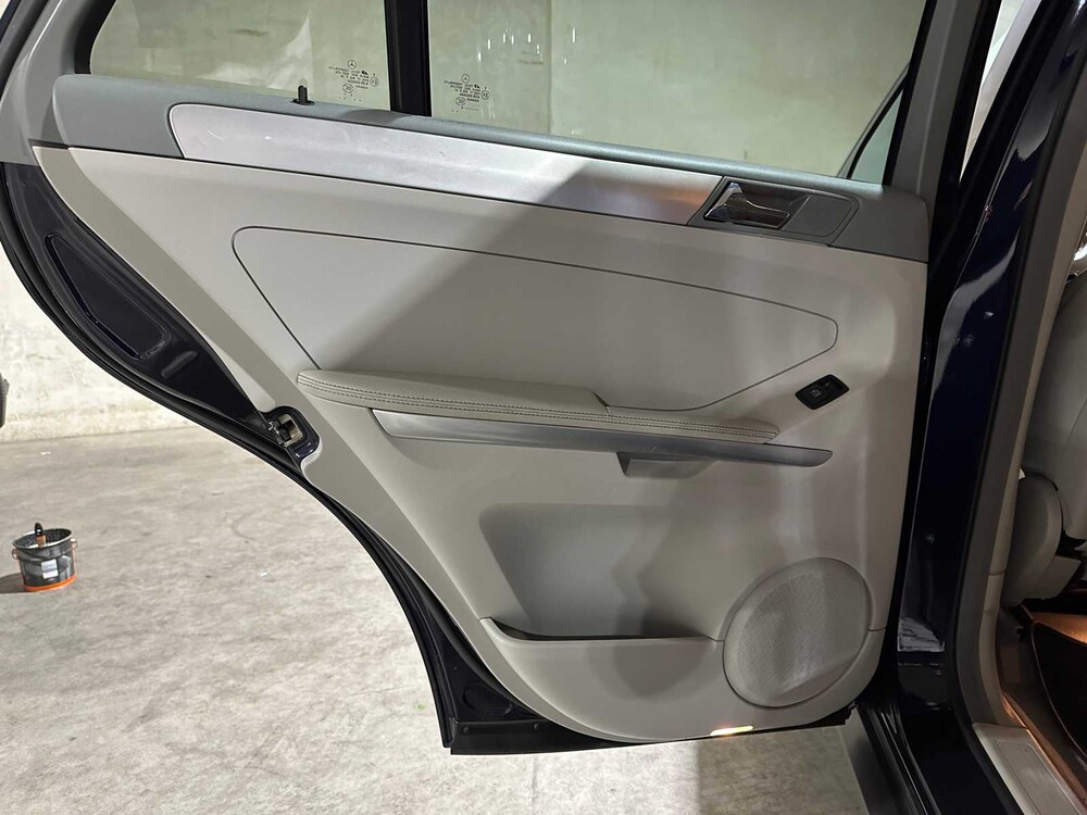 Mercedes-Benz ML500 5.0 V8 306pk 2006 M-klasse, K-267-VB Youngtimer