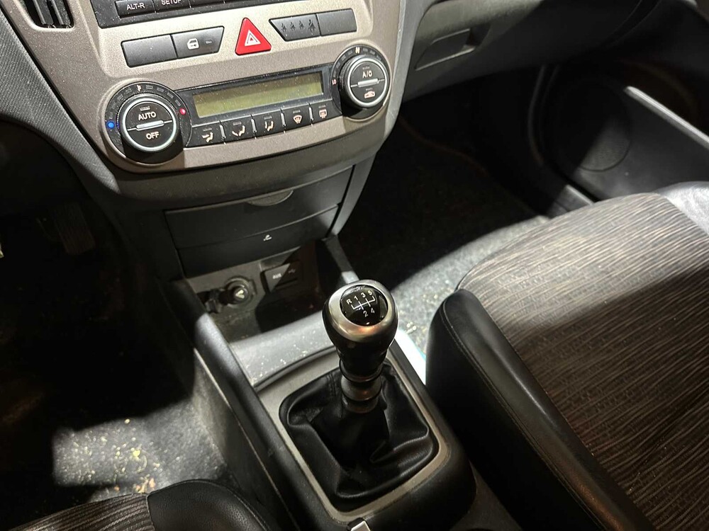 Kia cee'd Sporty Wagon 1.6 Business Edition 122pk 2008, 11-ZD-RF Youngtimer