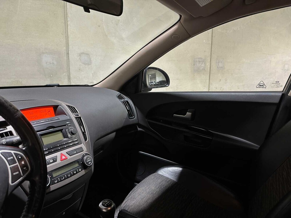 Kia cee'd Sporty Wagon 1.6 Business Edition 122pk 2008, 11-ZD-RF Youngtimer