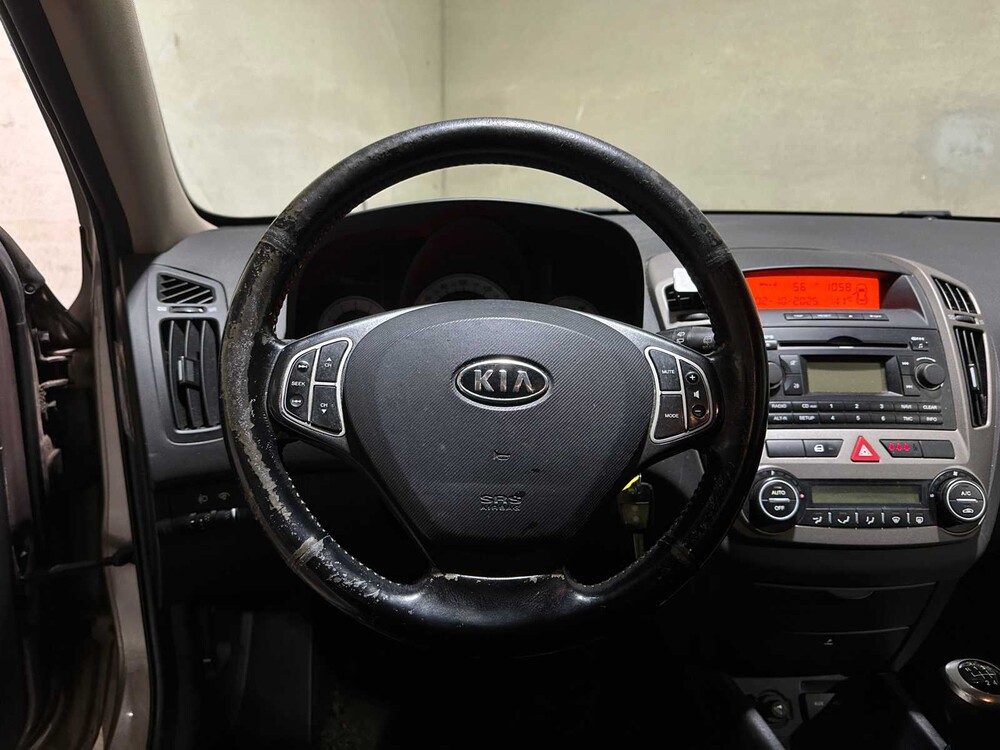 Kia cee'd Sporty Wagon 1.6 Business Edition 122pk 2008, 11-ZD-RF Youngtimer