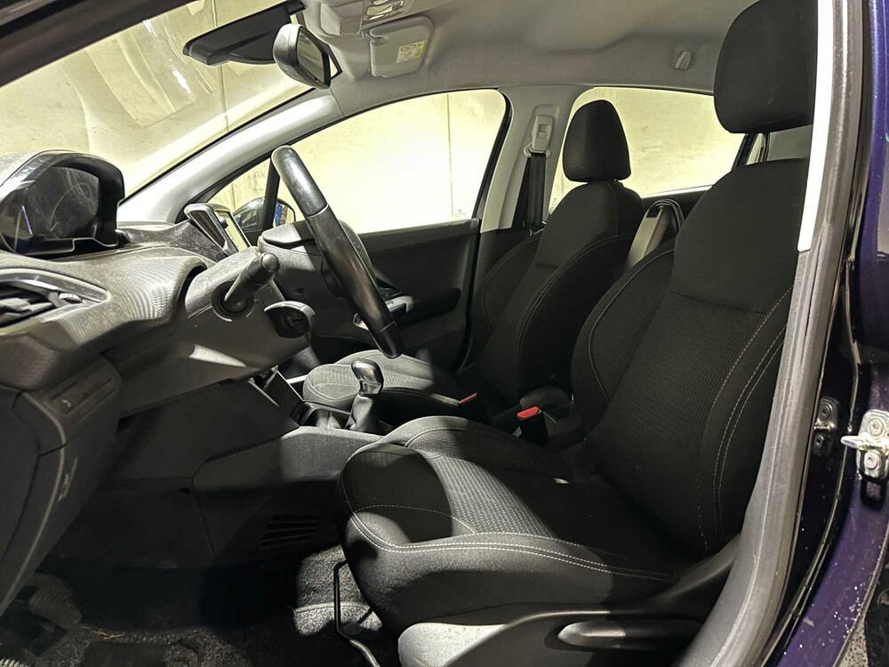 Peugeot 208 1.2 PureTech Blue Lease Executive 82pk 2018, SZ-856-B