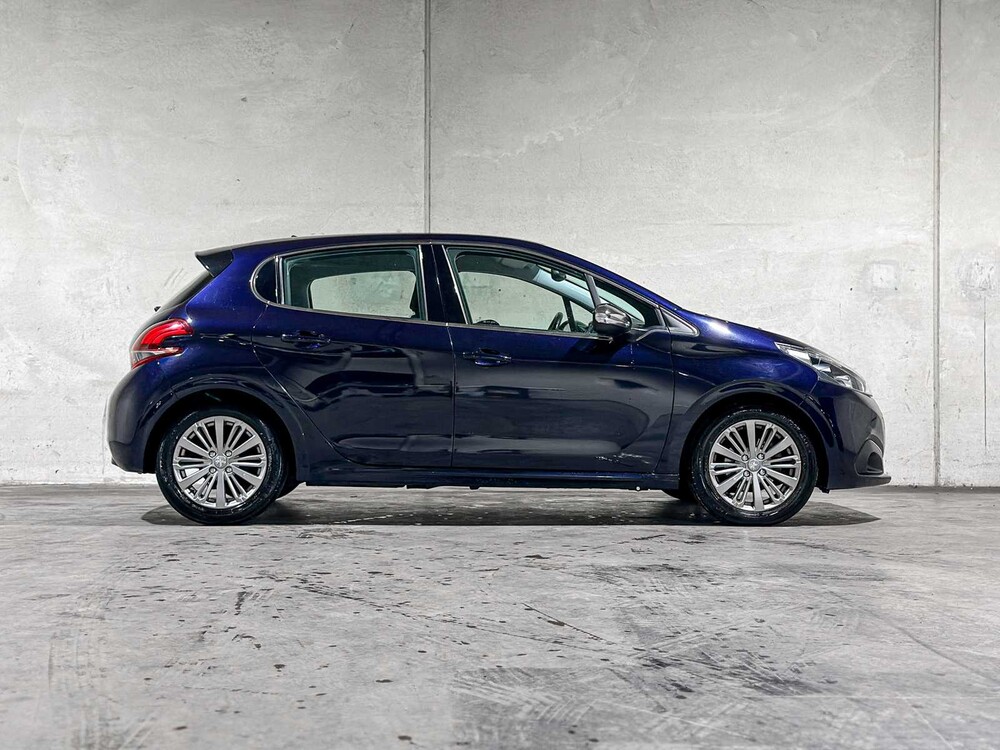 Peugeot 208 1.2 PureTech Blue Lease Executive 82pk 2018, SZ-856-B