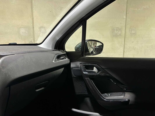 Peugeot 208 1.2 PureTech Blue Lease Executive 82pk 2018, SZ-856-B