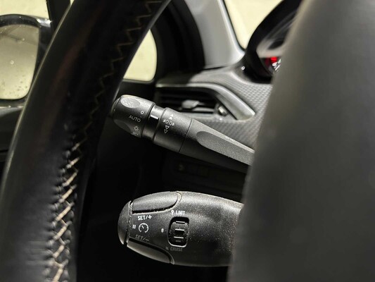 Peugeot 208 1.2 PureTech Blue Lease Executive 82pk 2018, SZ-856-B