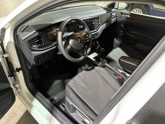 Volkswagen Polo 1.0 MPI Trendline 2018, J-227-SF