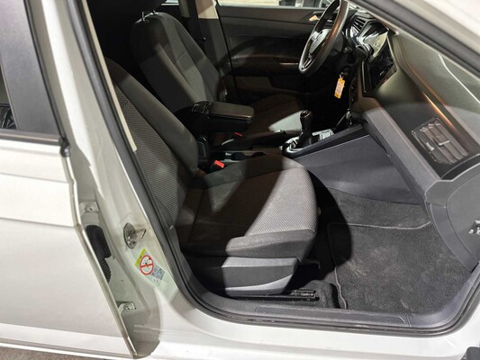 Volkswagen Polo 1.0 MPI Trendline 2018, J-227-SF