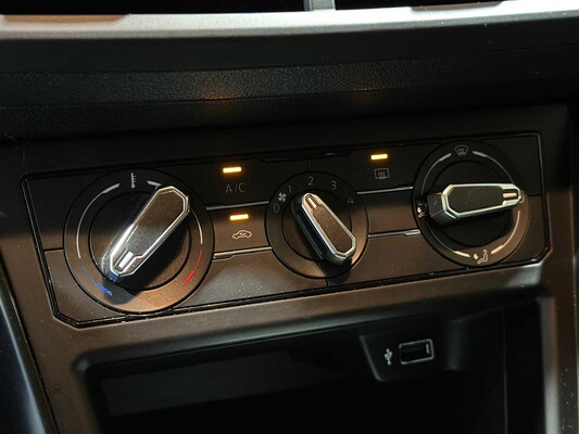 Volkswagen Polo 1.0 MPI Trendline 2018, J-227-SF