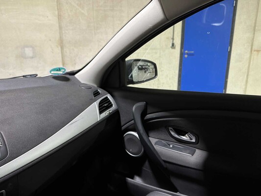 Renault Mégane Estate 1.9 dCi Dynamique 131pk 2010, 7-XNN-90