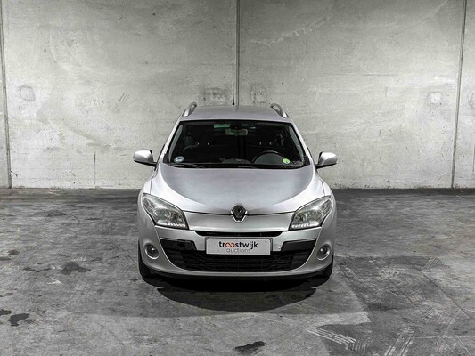 Renault Mégane Estate 1.9 dCi Dynamique 131pk 2010, 7-XNN-90