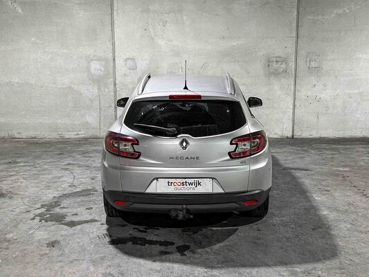 Renault Mégane Estate 1.9 dCi Dynamique 131pk 2010, 7-XNN-90