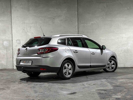 Renault Mégane Estate 1.9 dCi Dynamique 131pk 2010, 7-XNN-90