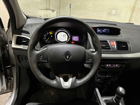 Renault Mégane Estate 1.9 dCi Dynamique 131pk 2010, 7-XNN-90